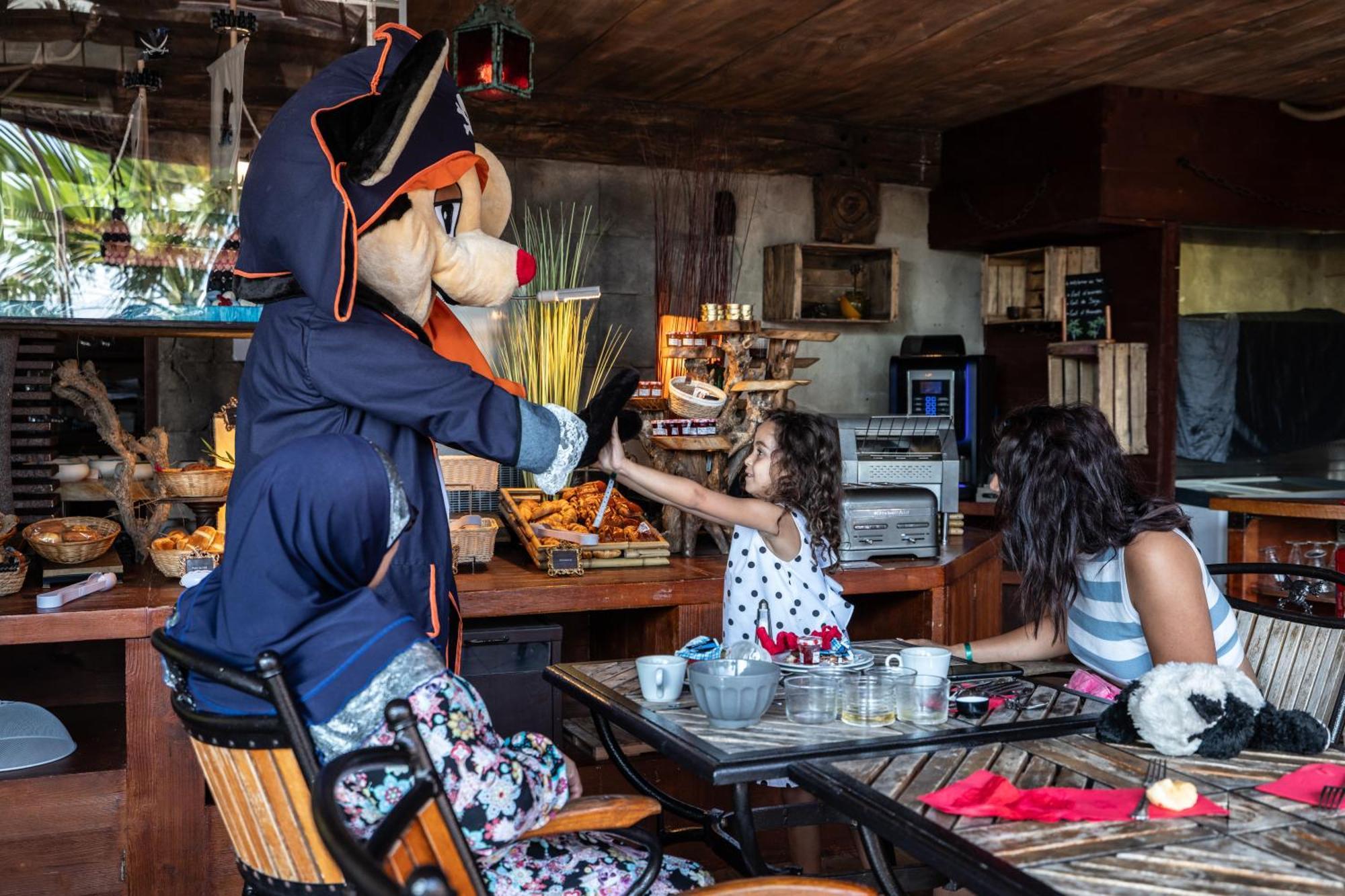 Hotel Pirates World Agde Exterior foto